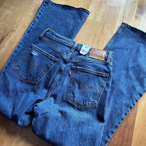 New Levi's Premium 70s High Rise Flare Jeans Size 28 NWT - Picture 7 of 9